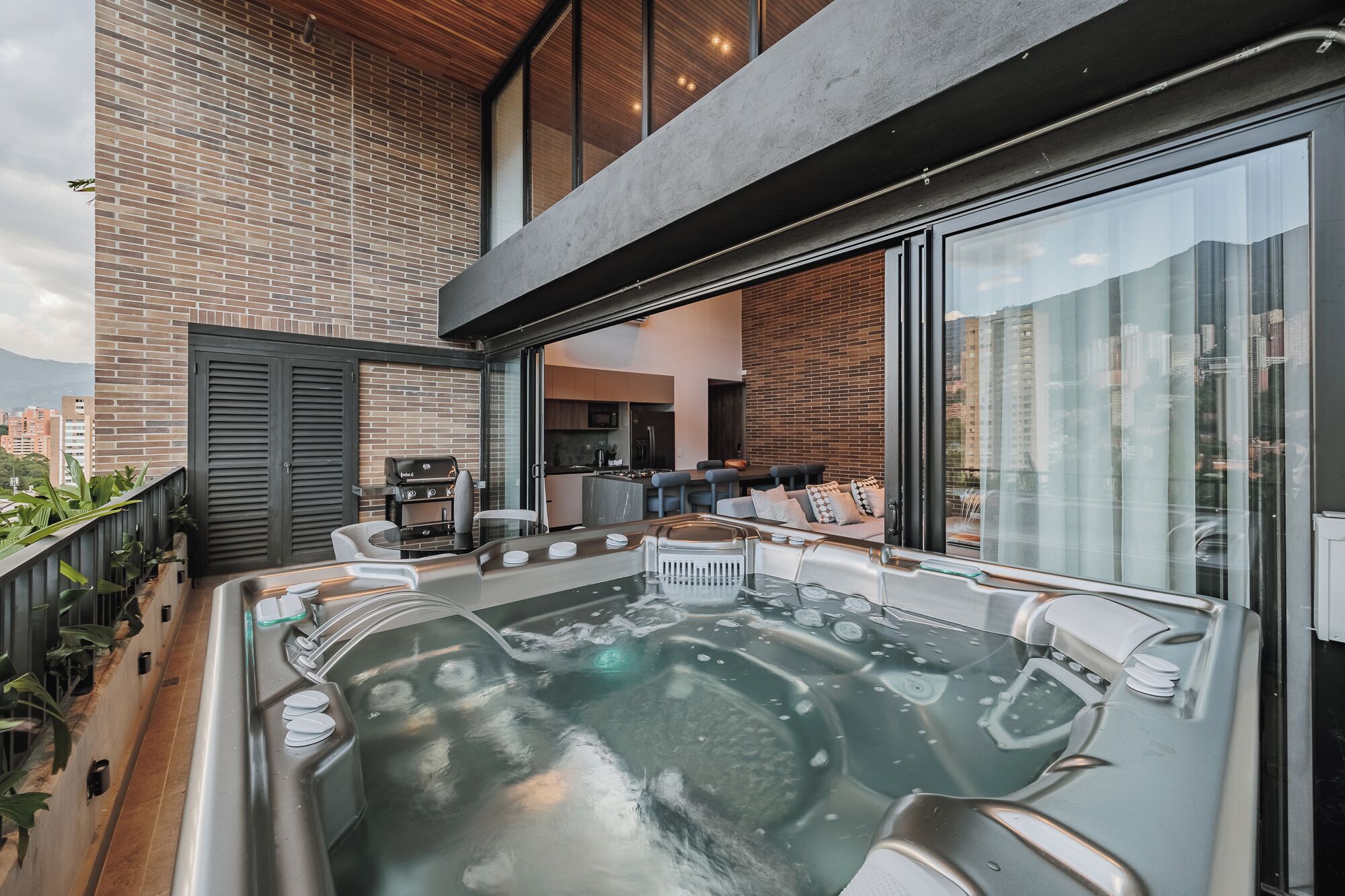 Toetasjesleilighet – premium, byutsikt | Terrasse/patio