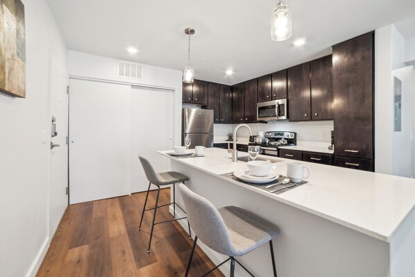 Microwave, oven, stovetop, dishwasher