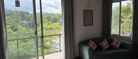 2 dormitorios, tabla de planchar con plancha, wifi y ropa de cama