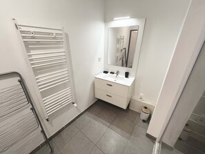 Hair dryer, towels