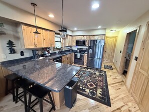 Fridge, microwave, oven, stovetop - Beautiful log Cabin, hot tub, fire pit, gas fireplace, and wraparound porches. (Bryson City)