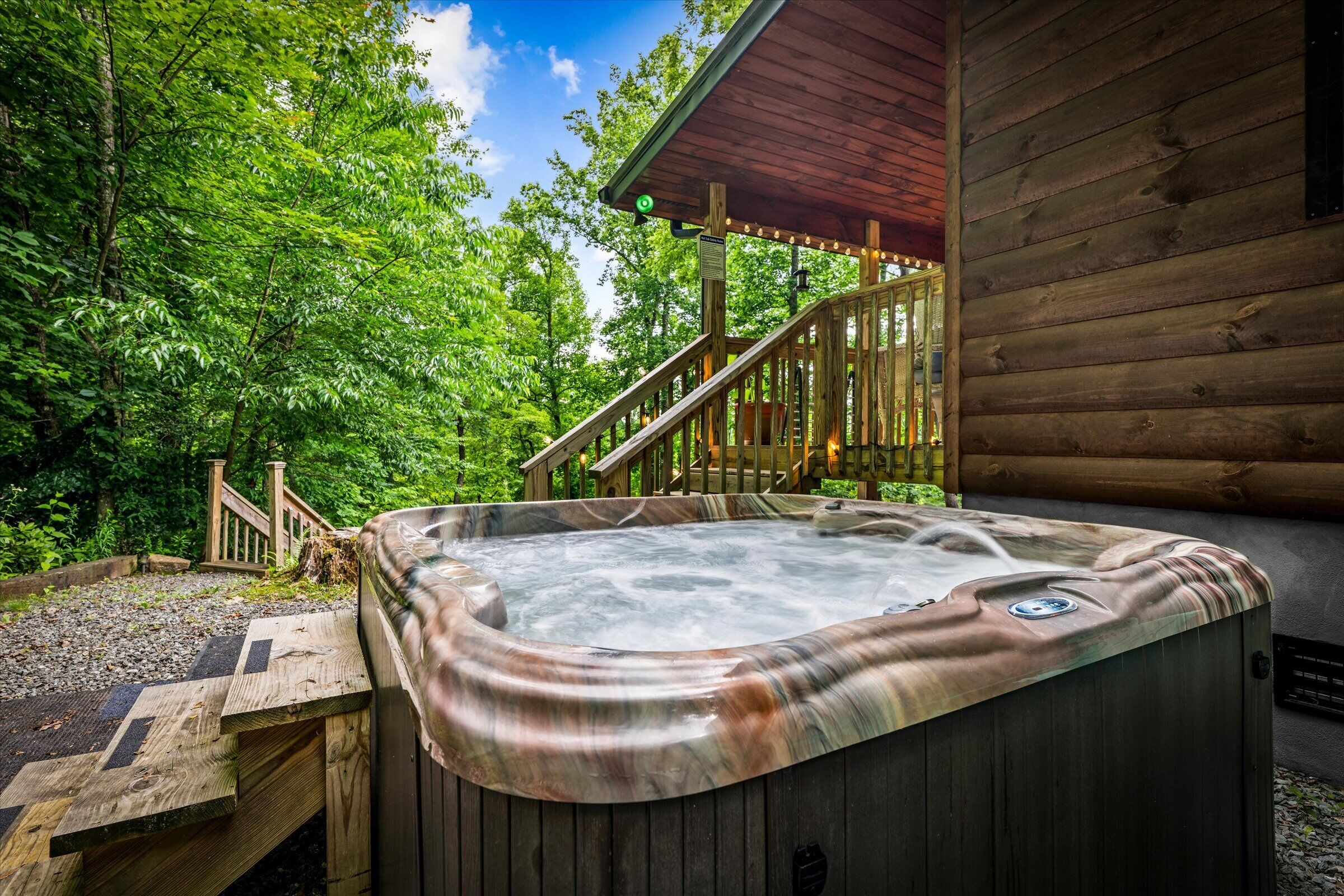 Bañera de hidromasaje al aire libre