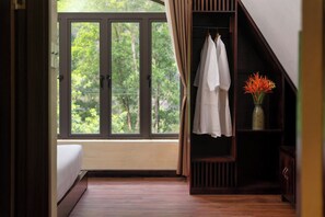 Garden view - Mua Valley Lodge (Hoa Lu)