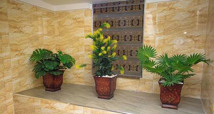 Marqueeland Hotel and suites