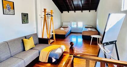 2-bedroom spacious cottage in top location next to best beaches at Corfu with AC