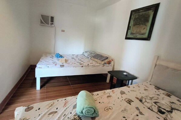 Desk, rollaway beds, free WiFi, bed sheets
