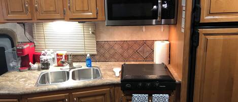 Micro-ondes, plaque de cuisson