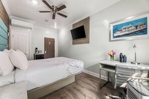 Room - Greenleaf Hotel (Long Beach)