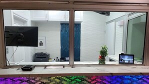 Gambar tidak terklasifikasi, 2 dari 56, tombol