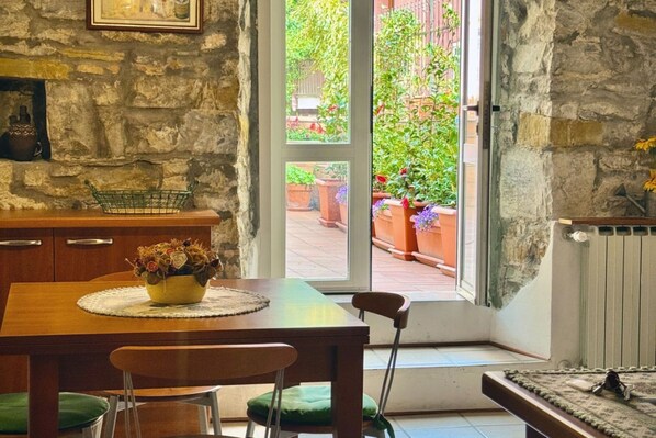 تناول الطعام