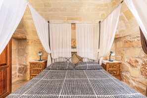 1 makuuhuone, silitysrauta/-lauta, internet