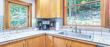 Micro-ondes, four, plaque de cuisson, lave-vaisselle