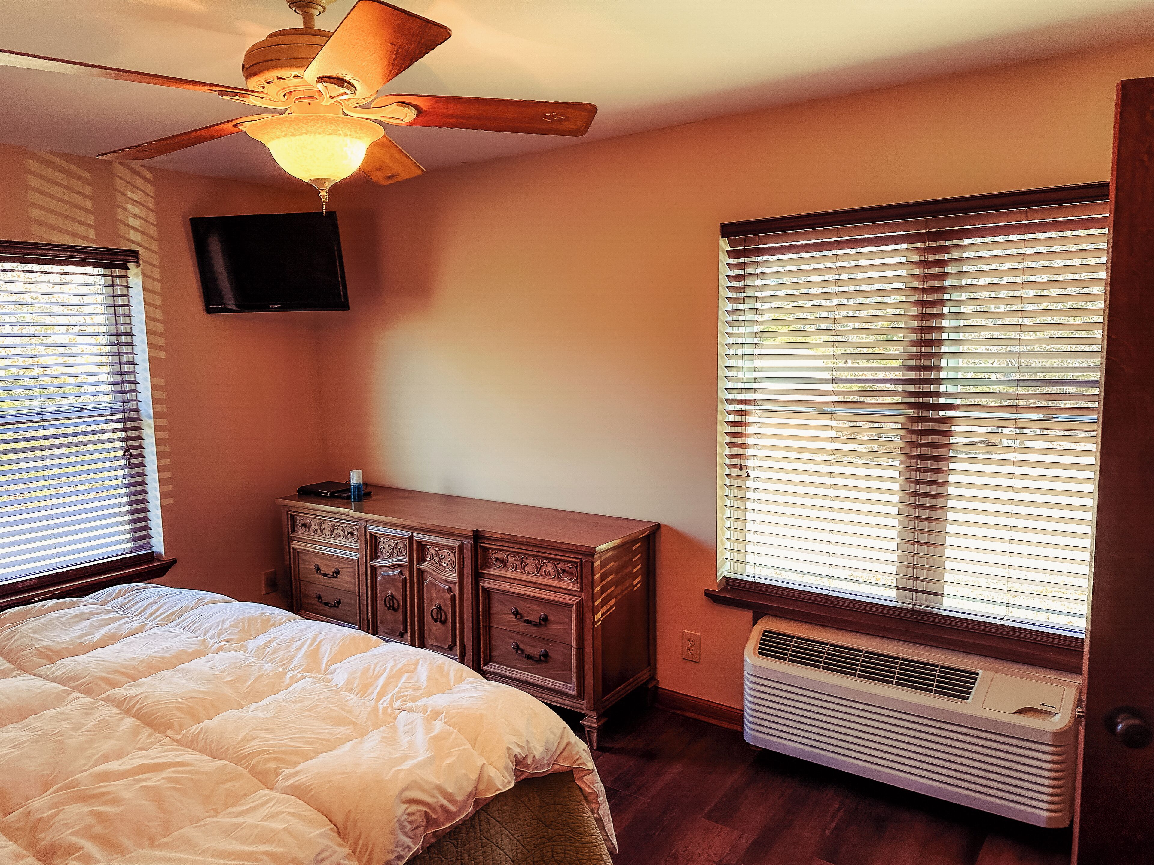 1 多间卧室、WiFi、床单