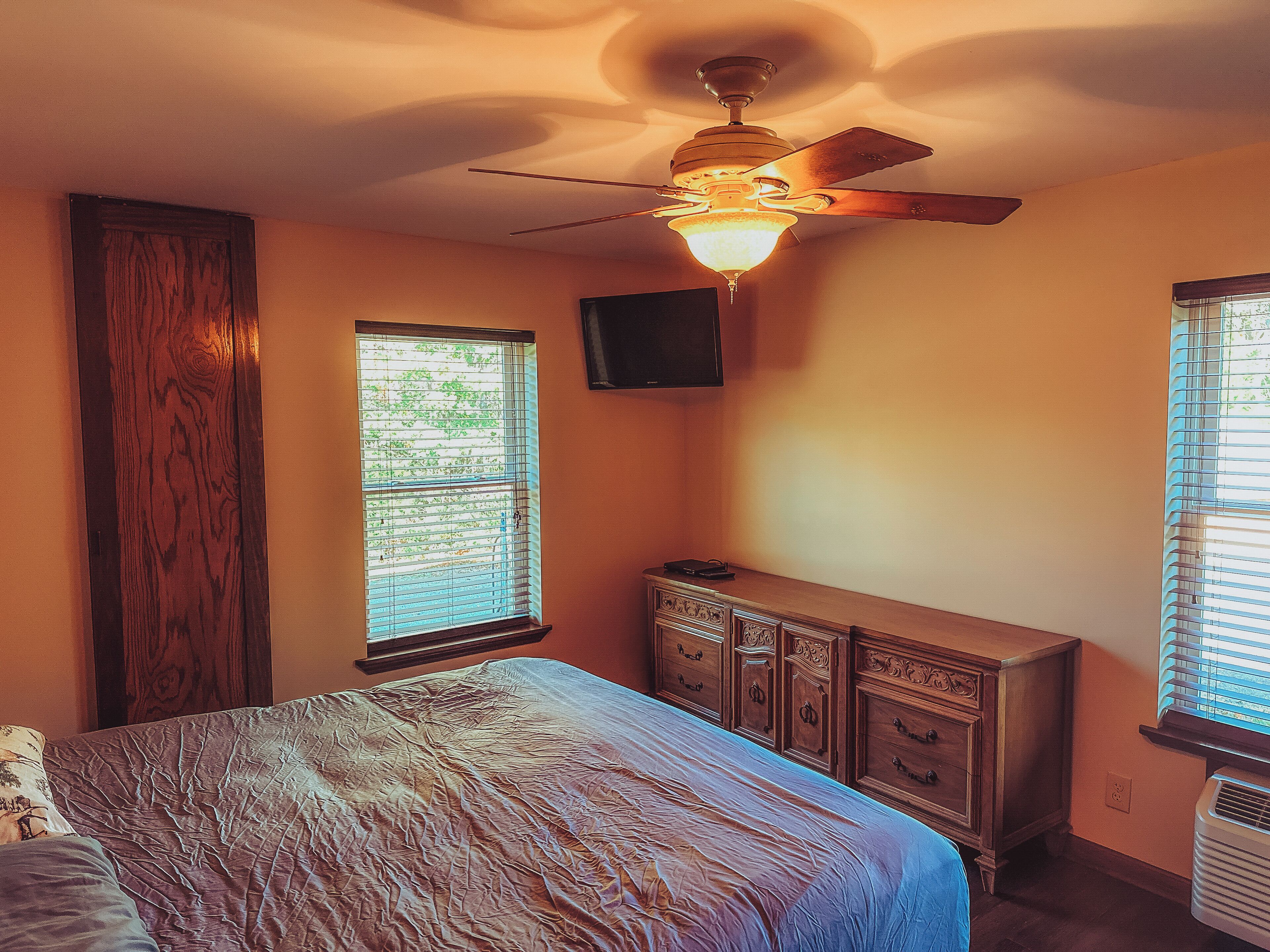 1 camera, Wi-Fi, lenzuola