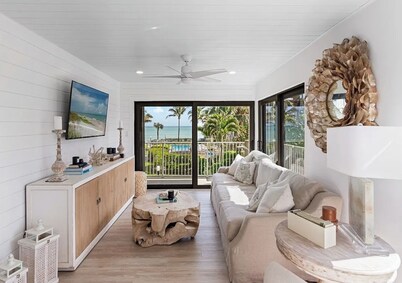 Tranquil 2-bedroom oceanfront condo with in Vero Beach