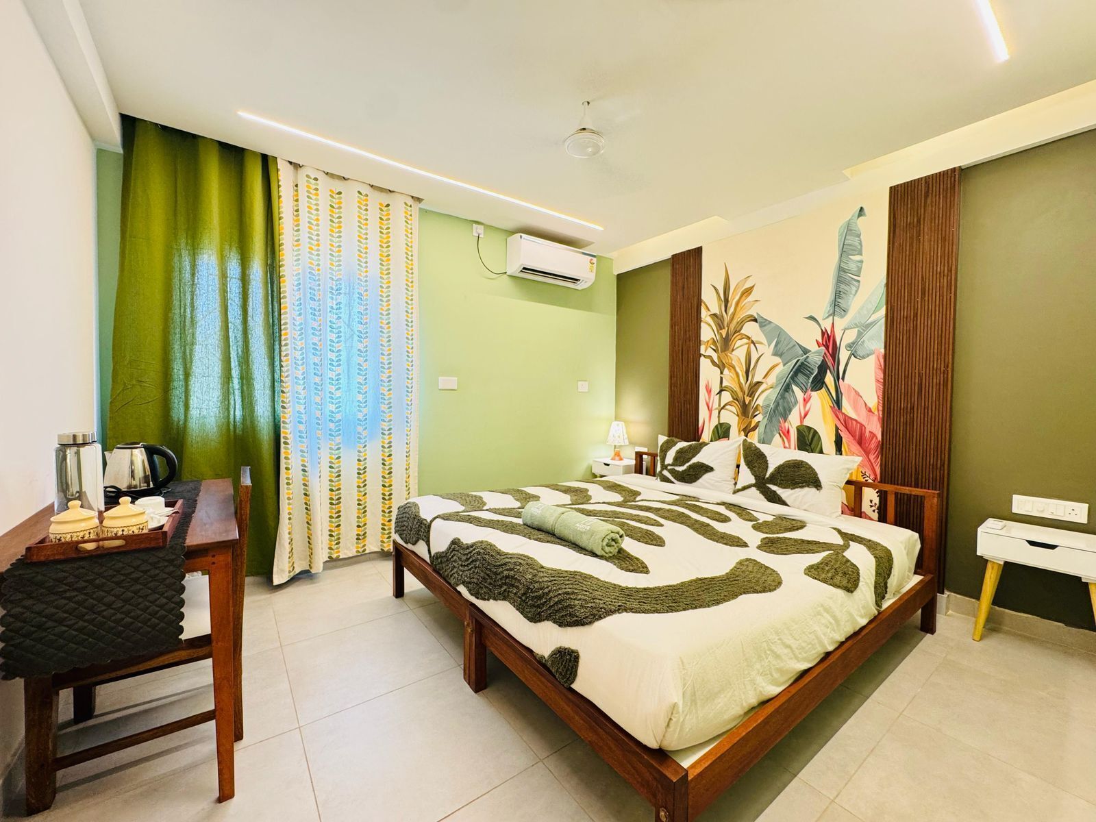 Deluxe Double Room, Garden View | Desk, free WiFi