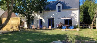 House near beach, 3 double bedrooms with private bath. View of château.