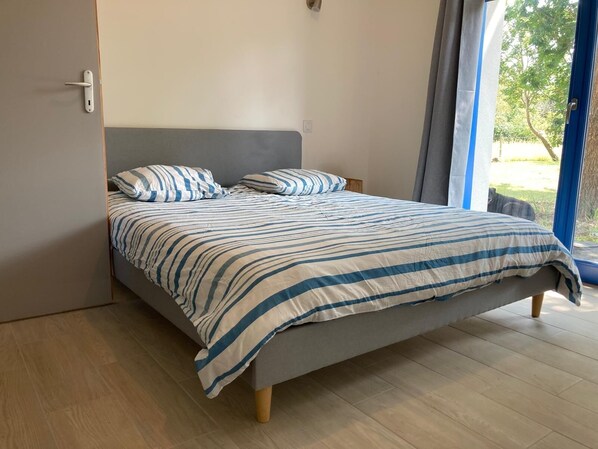 4 bedrooms, free WiFi, bed sheets, wheelchair access