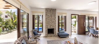 Ayia Napa Luxury Seaside Villa Ionion H15