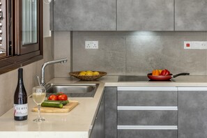 Fridge, microwave, oven, coffee/tea maker