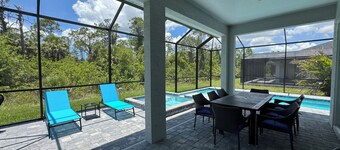 Luxurious Oasis 4BR/3.5 BA heated pool/ spa