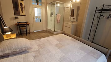 1 chambre, bureau, lit parapluie, Wi-Fi gratuit