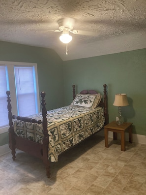 1 habitación, wifi y ropa de cama