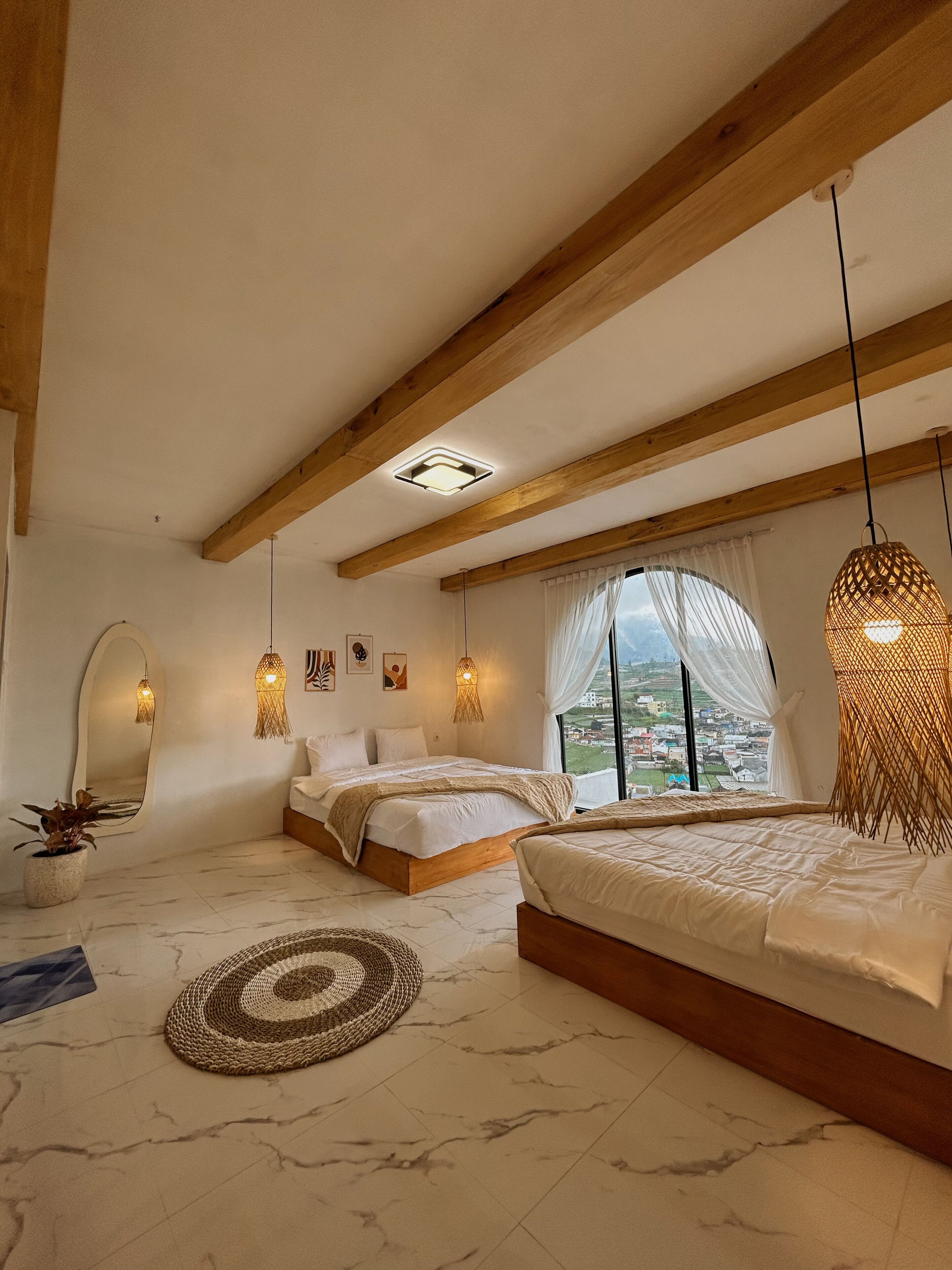 Soundproofing, free WiFi