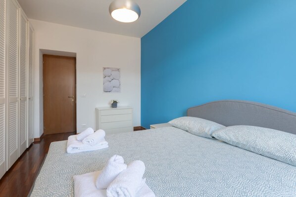 2 bedrooms, iron/ironing board