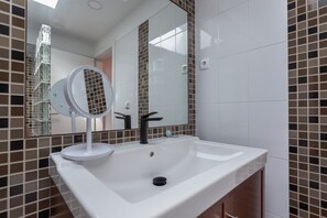 Hair dryer, towels
