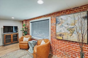 Interior - Executive Urban Suite - Downtown Jackson (Jackson)