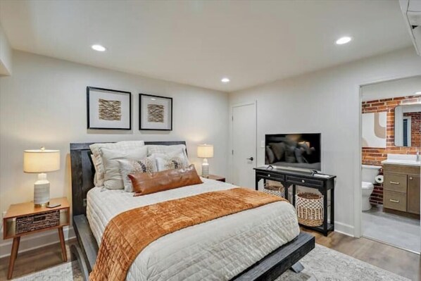 2 bedrooms, WiFi, bed sheets