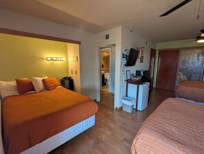 1 bedroom, travel crib, free WiFi - Hopi Room #2                                 . (Williams)
