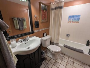 Hair dryer, towels, soap, shampoo - Hopi Room #2                                 . (Williams)