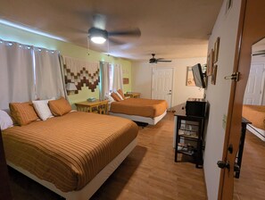 1 bedroom, travel crib, free WiFi - Hopi Room #2                                 . (Williams)
