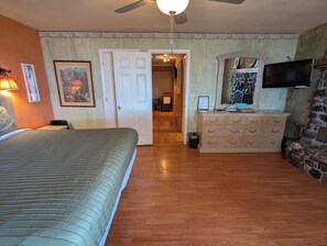 2 Schlafzimmer, Reisekinderbett, kostenloses WLAN, Bettwäsche