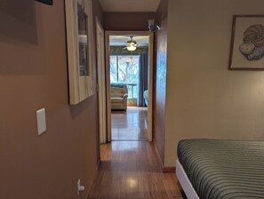 2 bedrooms, travel cot, free WiFi, bed sheets