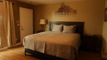 2 bedrooms, travel crib, free WiFi, bed sheets