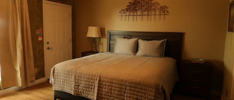 2 室のベッドルーム、旅行用ベビーベッド、WiFi (無料)、ベッドシーツ