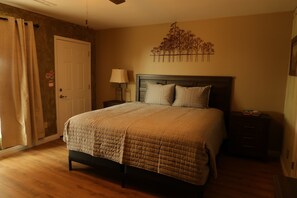 2 bedrooms, travel cot, free WiFi, bed sheets - Navajo Suite #1                                  . (Williams)