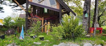 Stunning home away from home with a pretty view of the ocean, close to Halifax,