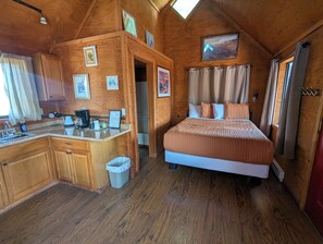 1 bedroom, travel cot, free WiFi, bed sheets - The Shack #4                . (Williams)