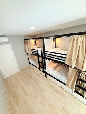 Free WiFi, bed sheets