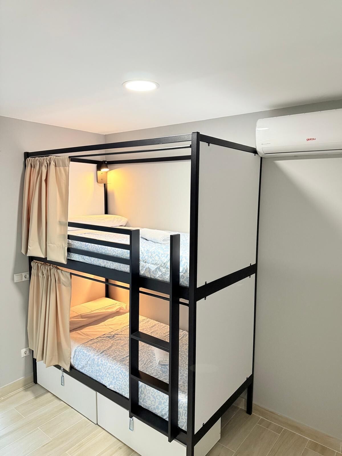 Free WiFi, bed sheets