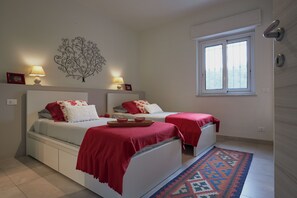 2 bedrooms, iron/ironing board, free WiFi