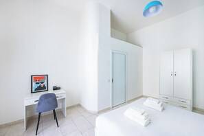 2 bedrooms, free WiFi, bed sheets - Urban Base Garibaldi by NapoliApartments (Naples)