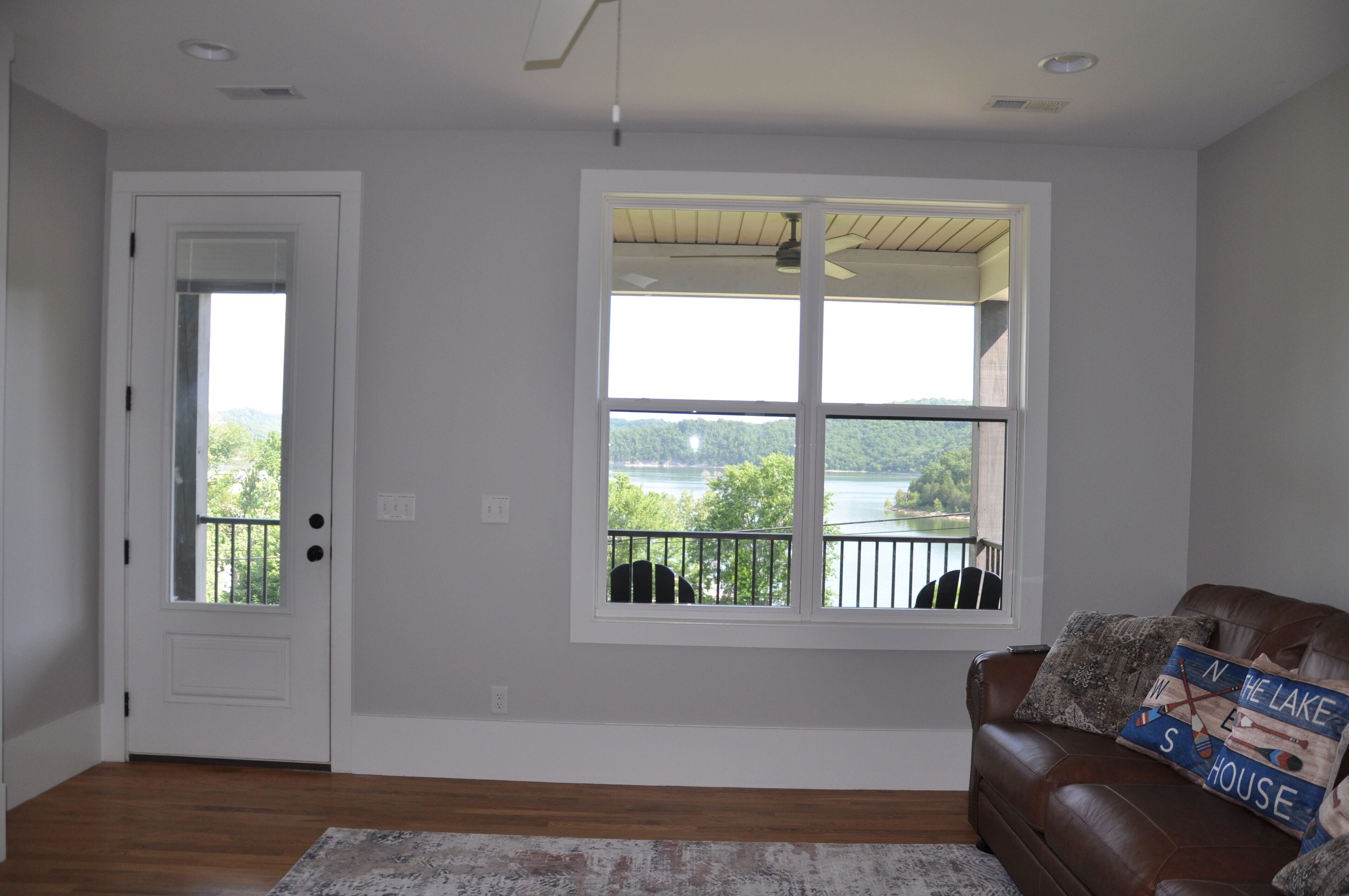 智能電視、壁爐、乒乓球設施