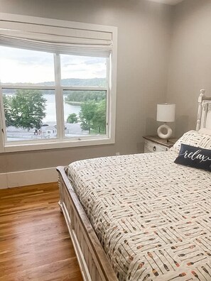 5 Schlafzimmer, Bügeleisen/Bügelbrett, kostenloses WLAN, Bettwäsche