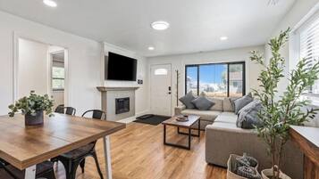 Smart TV, fireplace, computer monitors