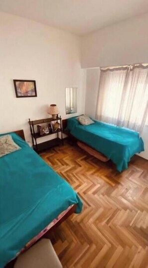 1 bedroom, bed sheets